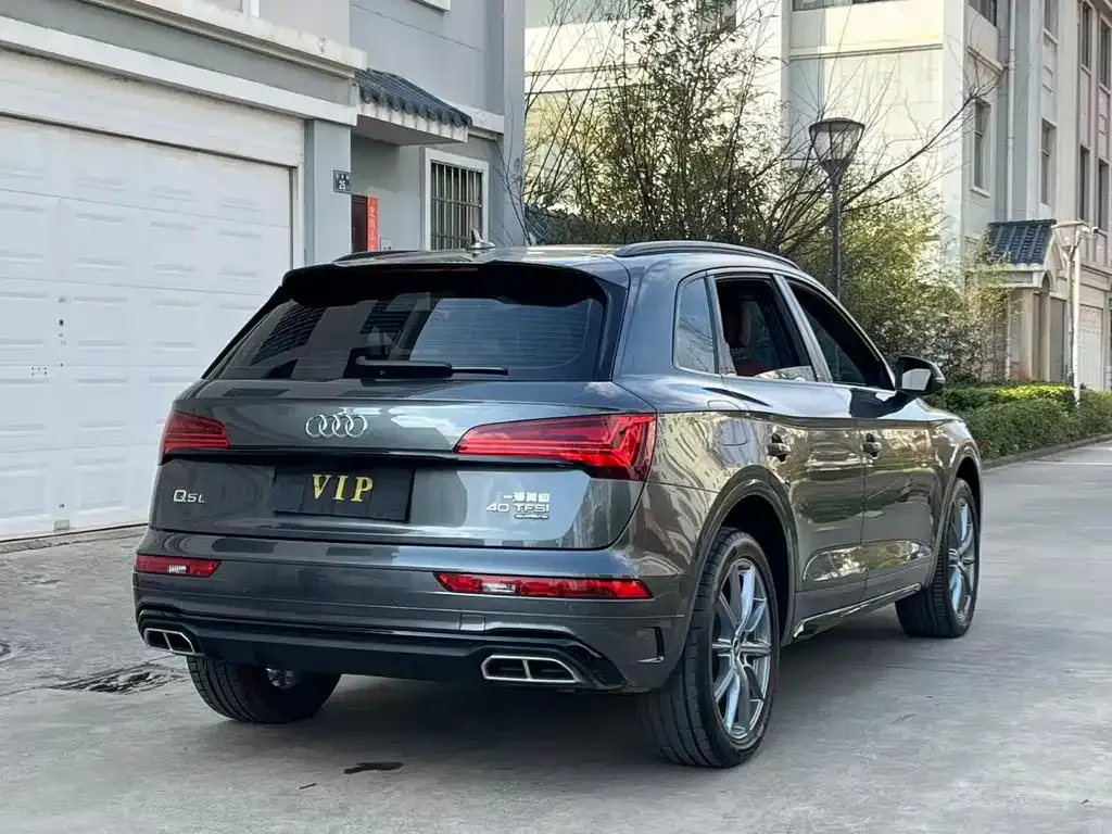 Audi Q5L — фото 4