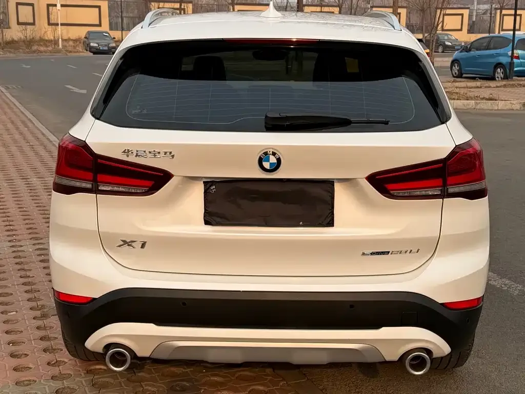 BMW X1 — фото 8