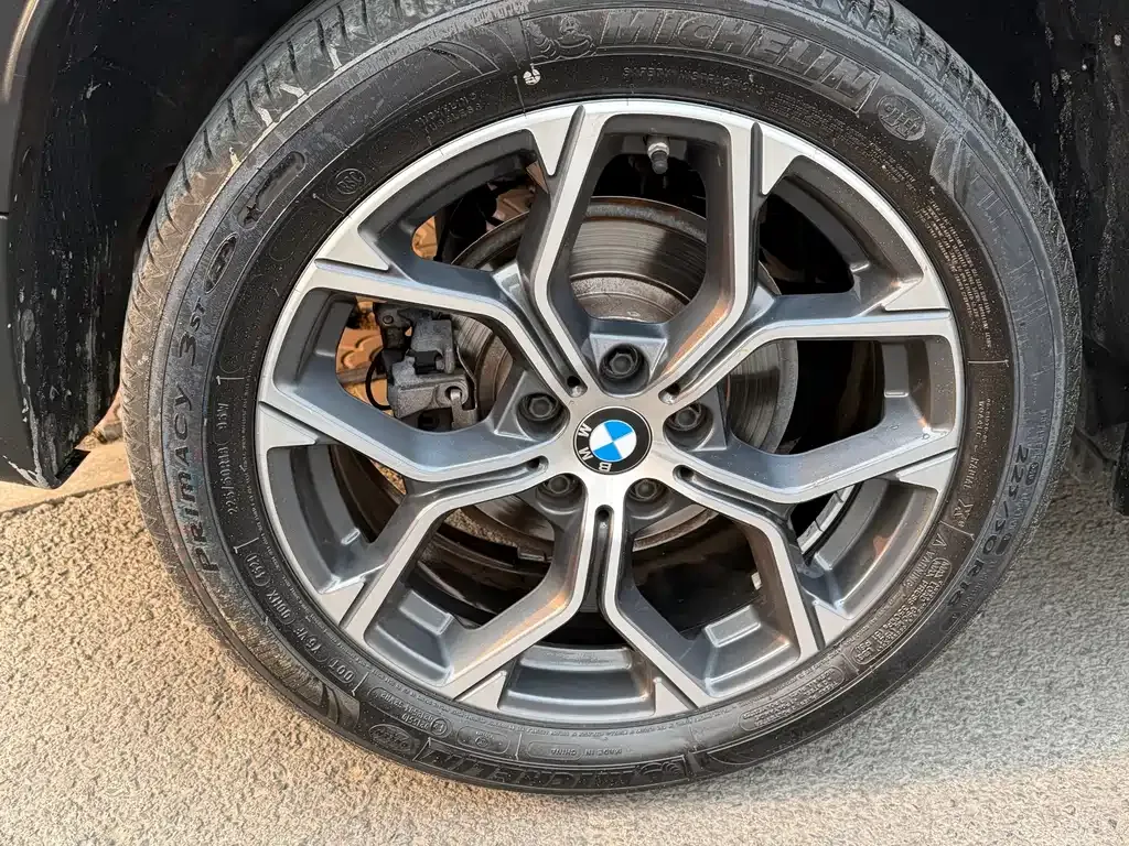BMW X1 — фото 9
