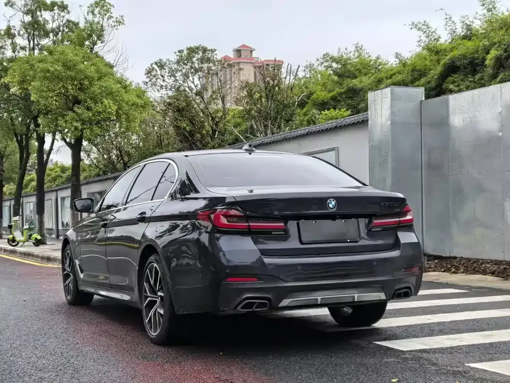 BMW 5 Series — фото 10