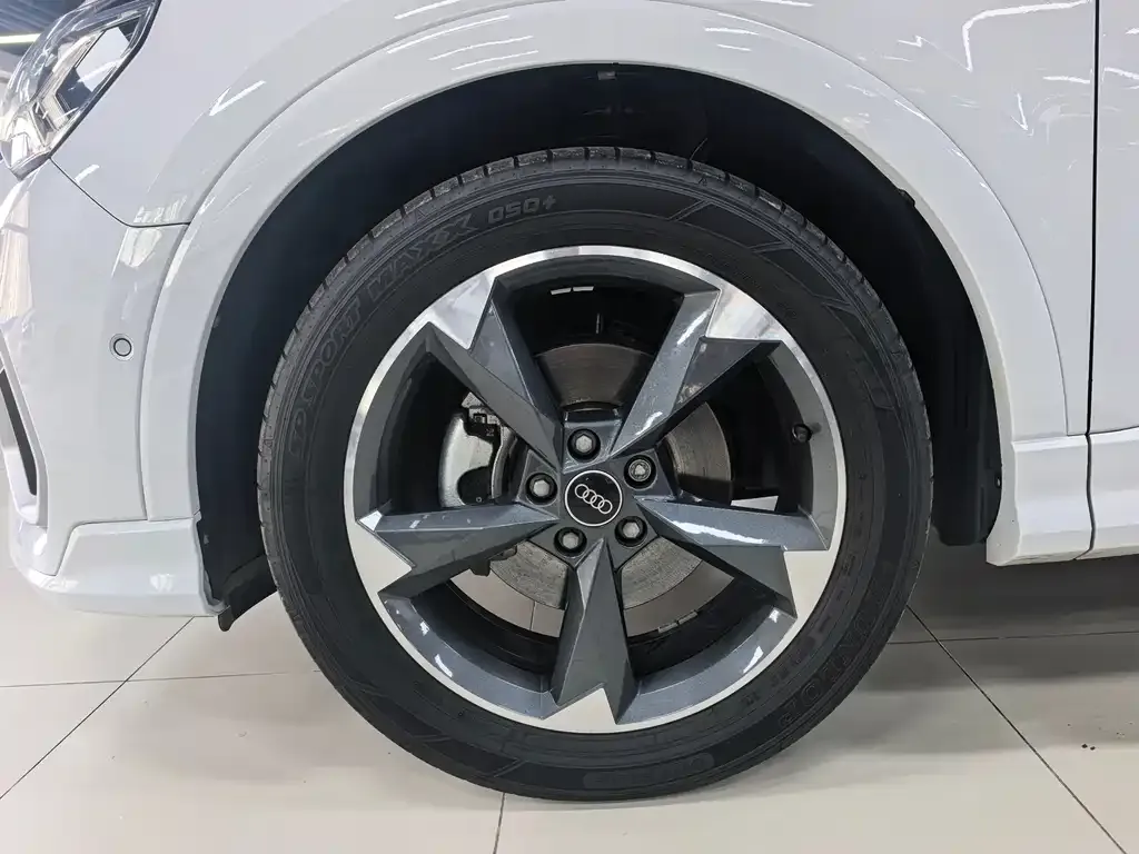 Audi Q3 2023 из CN, фото 10