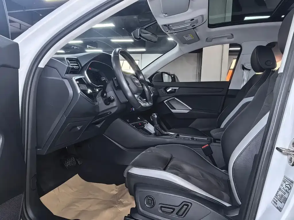 Audi Q3 2023 из CN, фото 8