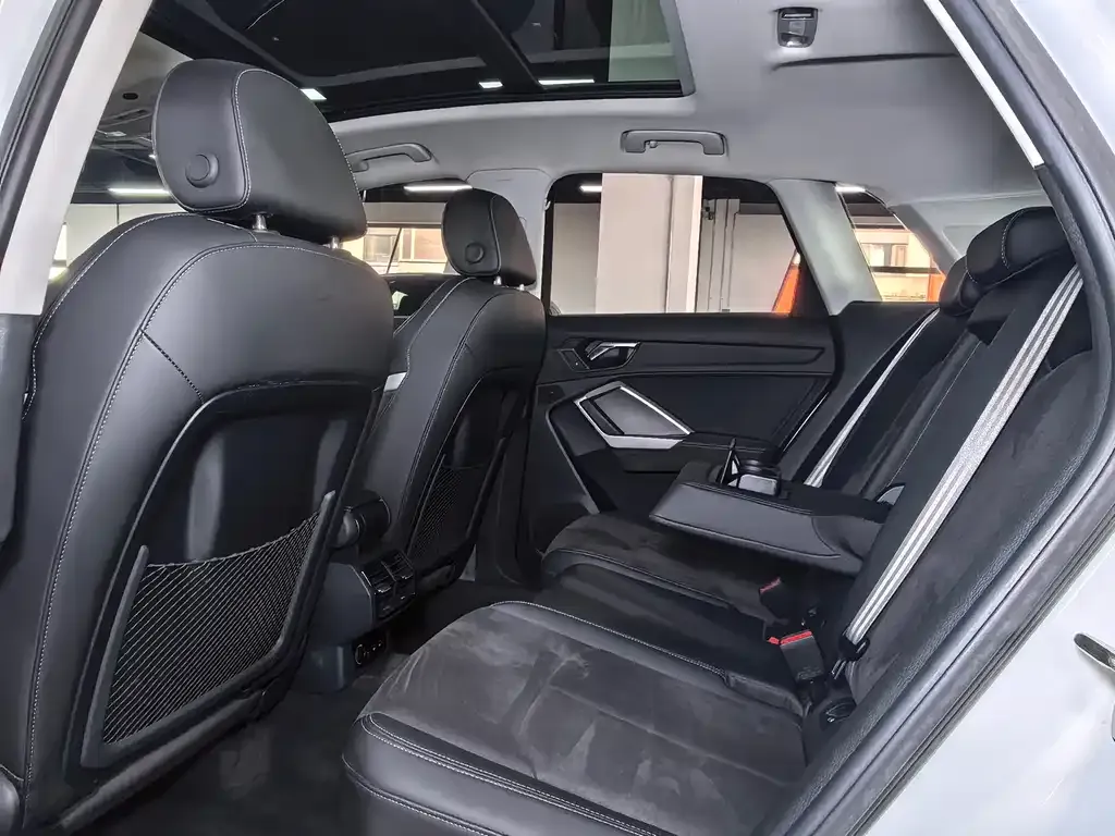 Audi Q3 2023 из CN, фото 7