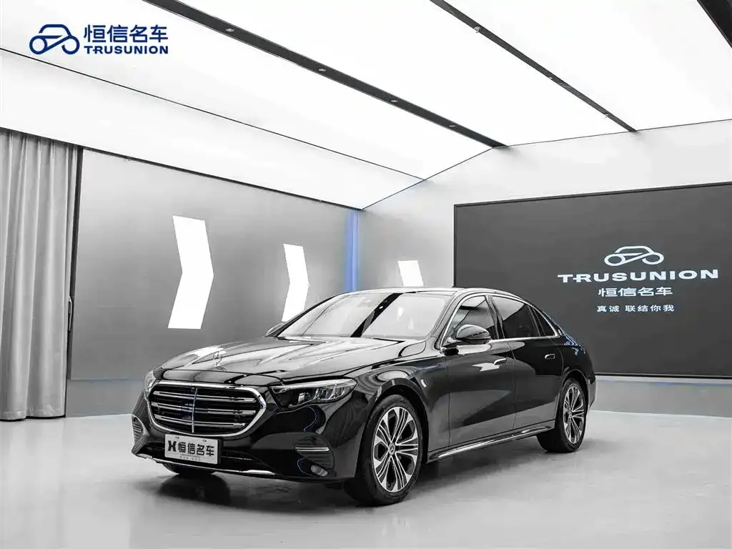 Mercedes-Benz E-Class — фото 9