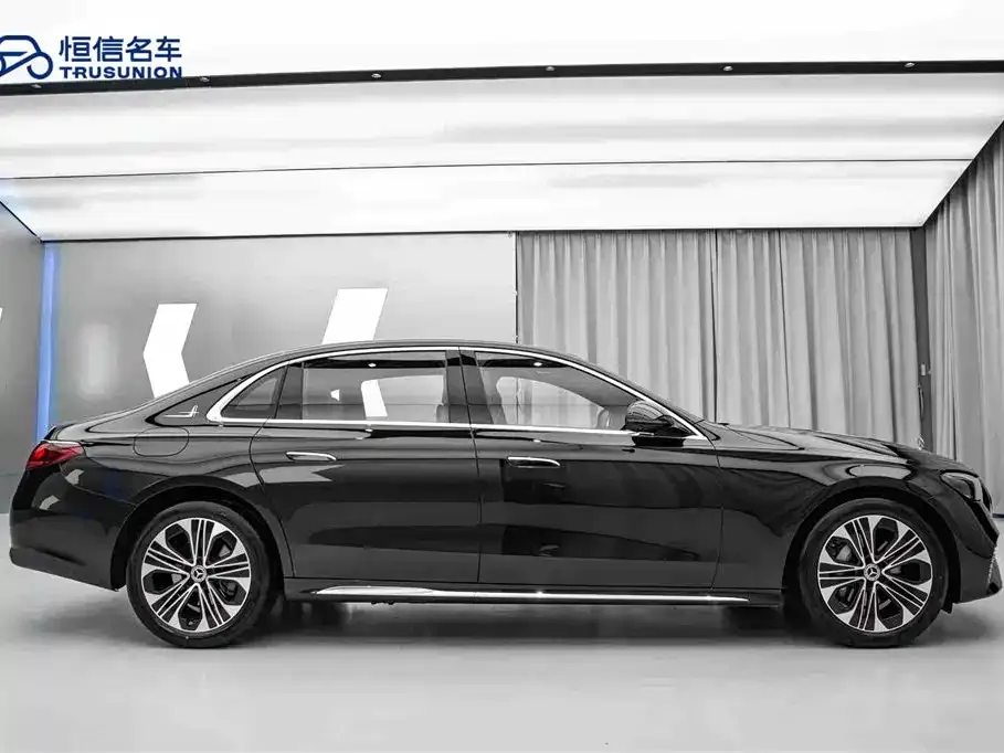 Mercedes-Benz E-Class — фото 7