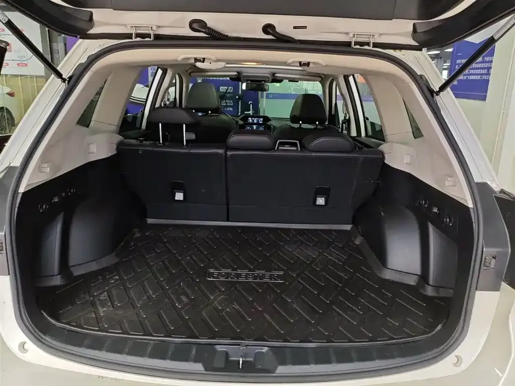 Subaru Forester — фото 10