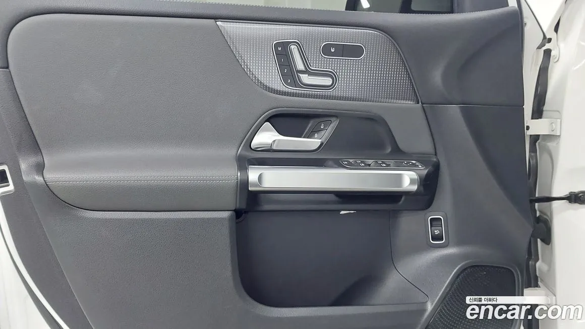 Mercedes-Benz EQB 2023 из KR, фото 9