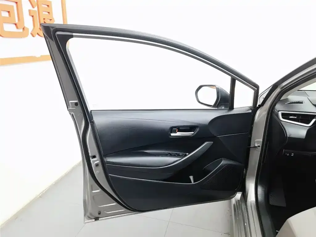 Toyota Corolla 2023 из CN, фото 8