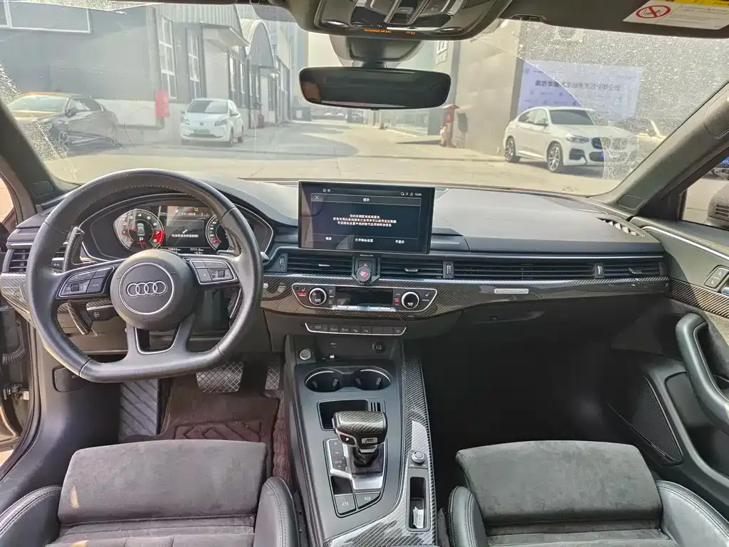 Audi A4L 2021 из CN, фото 3