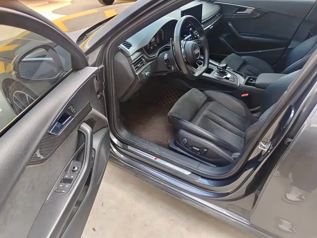 Audi A4L 2021 из CN, фото 5