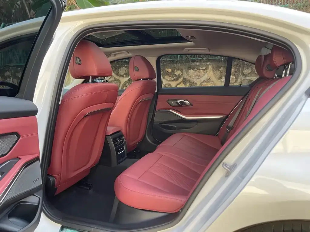BMW 3 Series 2025 из CN, фото 7