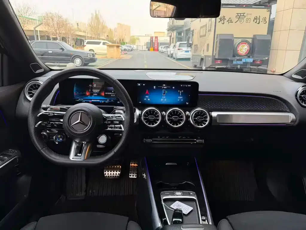 Mercedes-Benz GLB AMG — фото 7