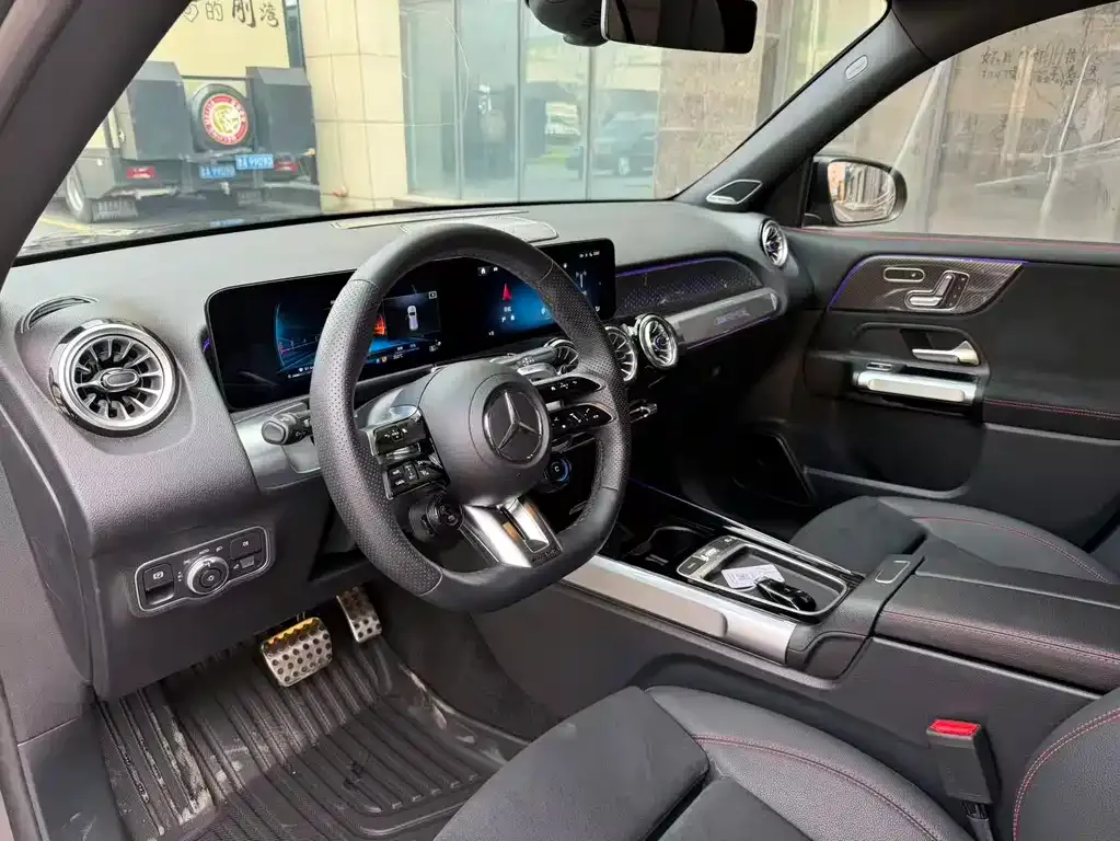 Mercedes-Benz GLB AMG — фото 5