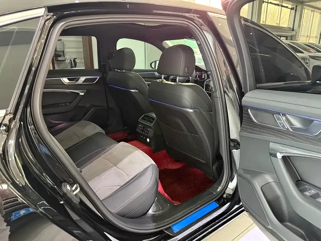 Audi A6L 2024 из CN, фото 5