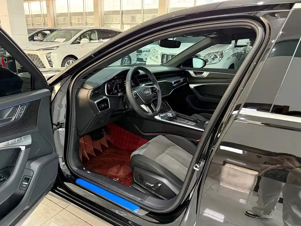 Audi A6L 2024 из CN, фото 6