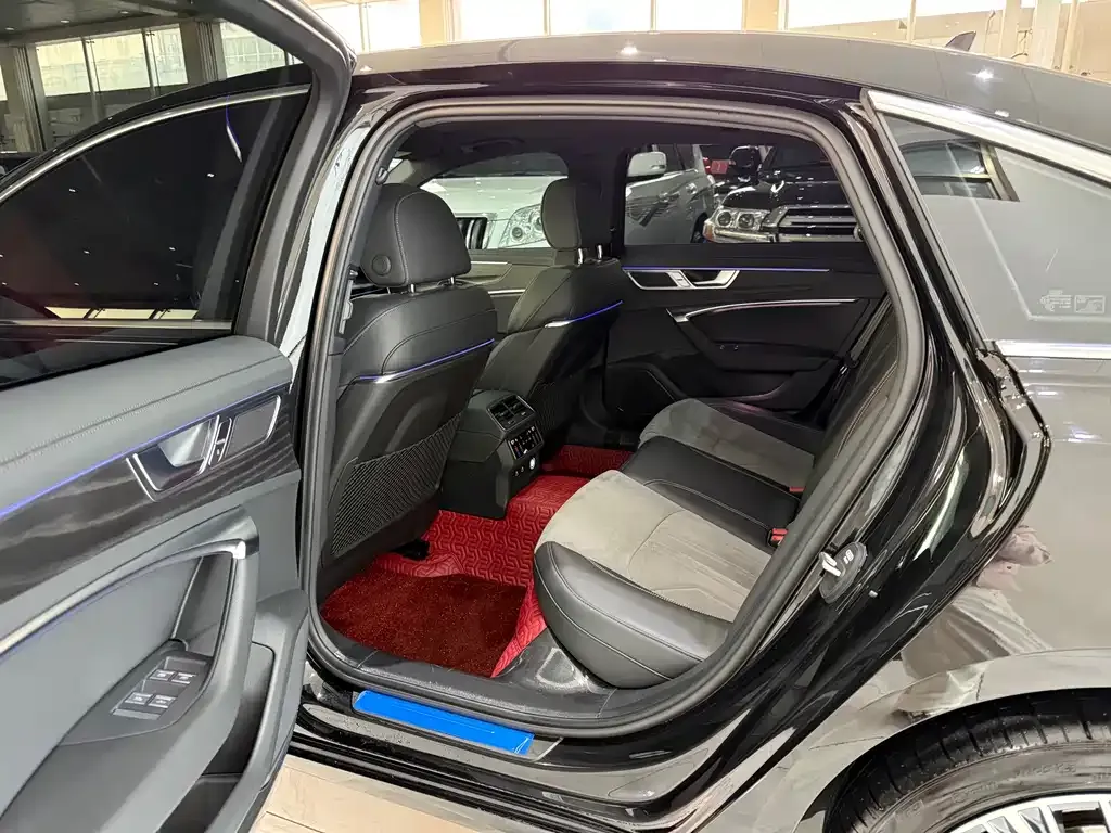 Audi A6L 2024 из CN, фото 7