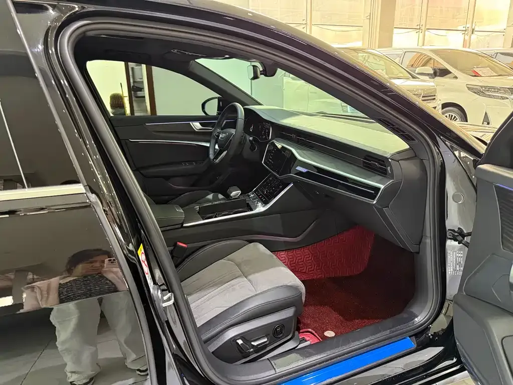 Audi A6L 2024 из CN, фото 4