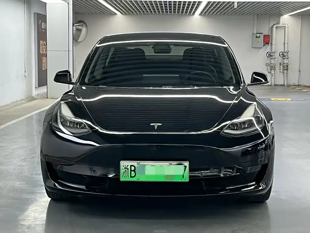 Tesla Model 3 — фото 3