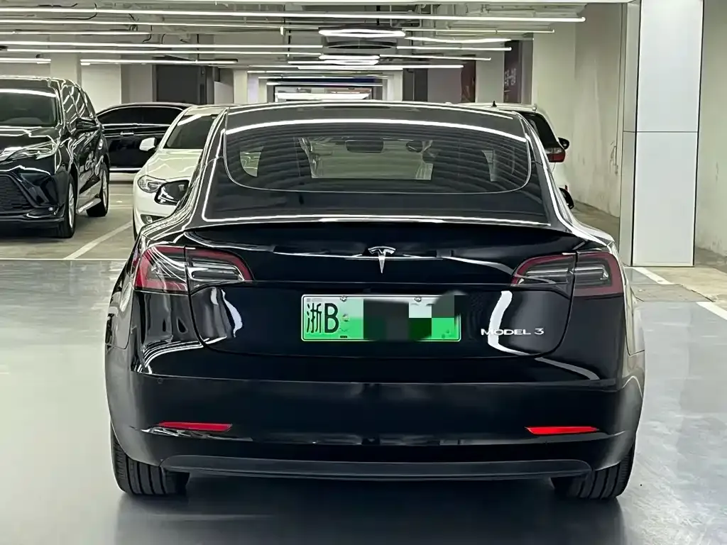 Tesla Model 3 — фото 4