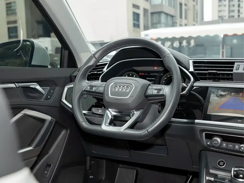 Audi Q3 — фото 4