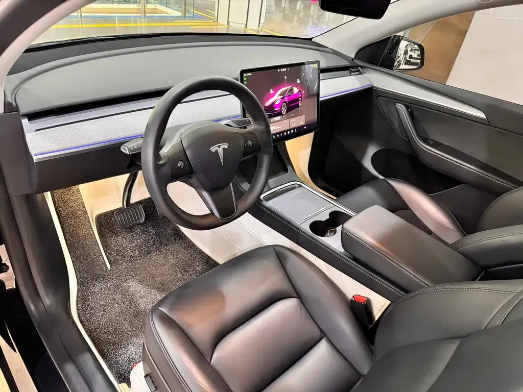 Tesla Model Y — фото 3