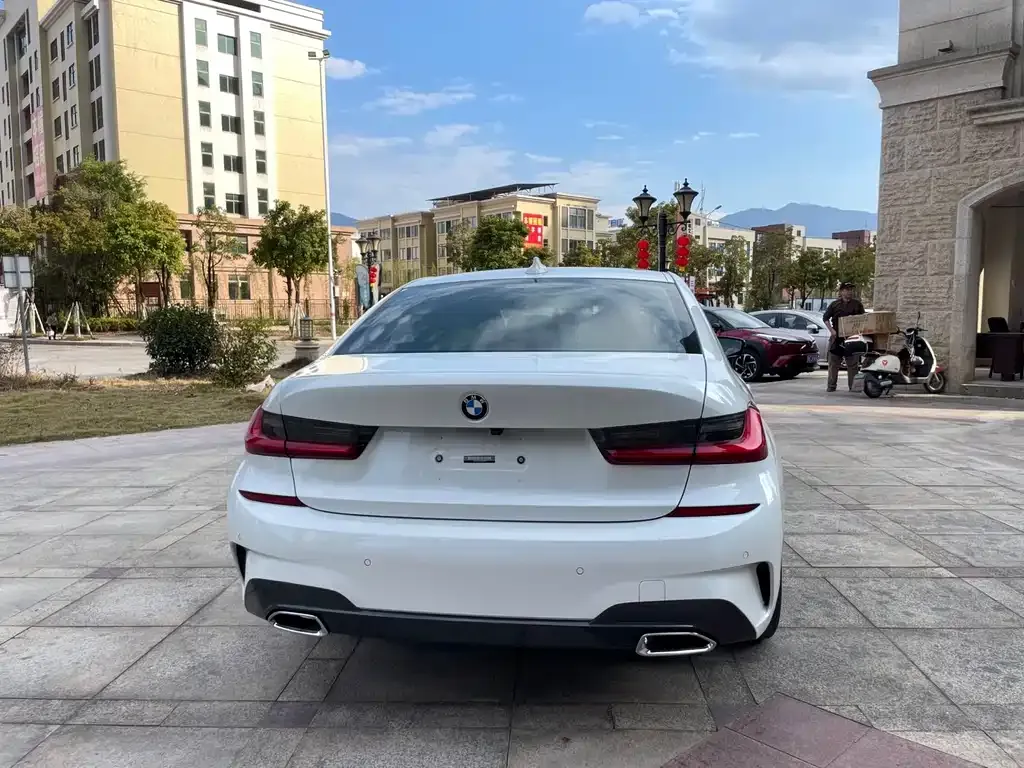 BMW 3 Series 2021 из CN, фото 2