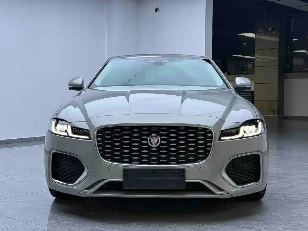 Jaguar XFL — фото 2