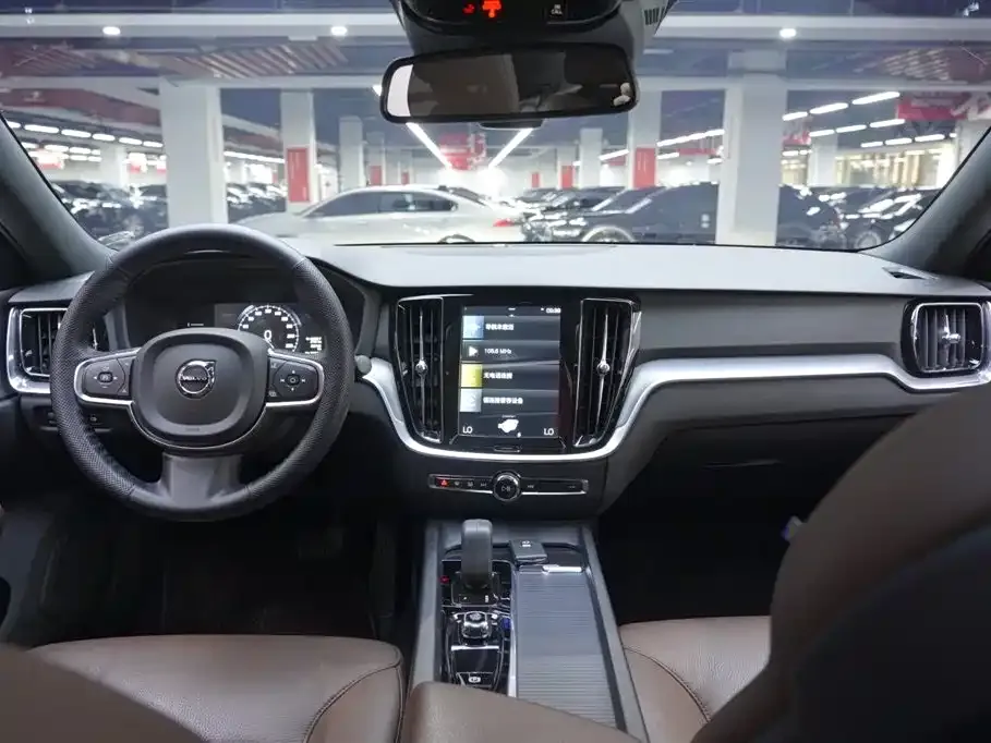 Volvo S60 — фото 10