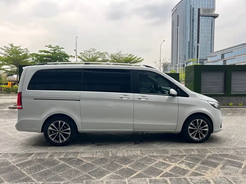Mercedes-Benz V-Class 2022 из CN, фото 8