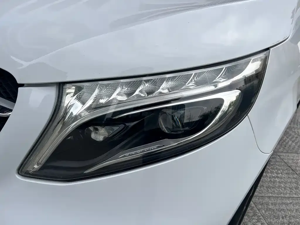 Mercedes-Benz V-Class 2022 из CN, фото 2