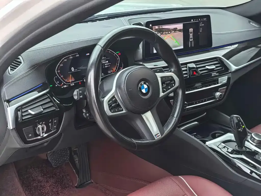 BMW 5 Series — фото 10