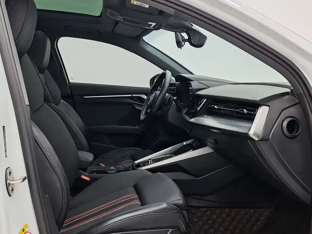 Audi A3 2022 из CN, фото 10