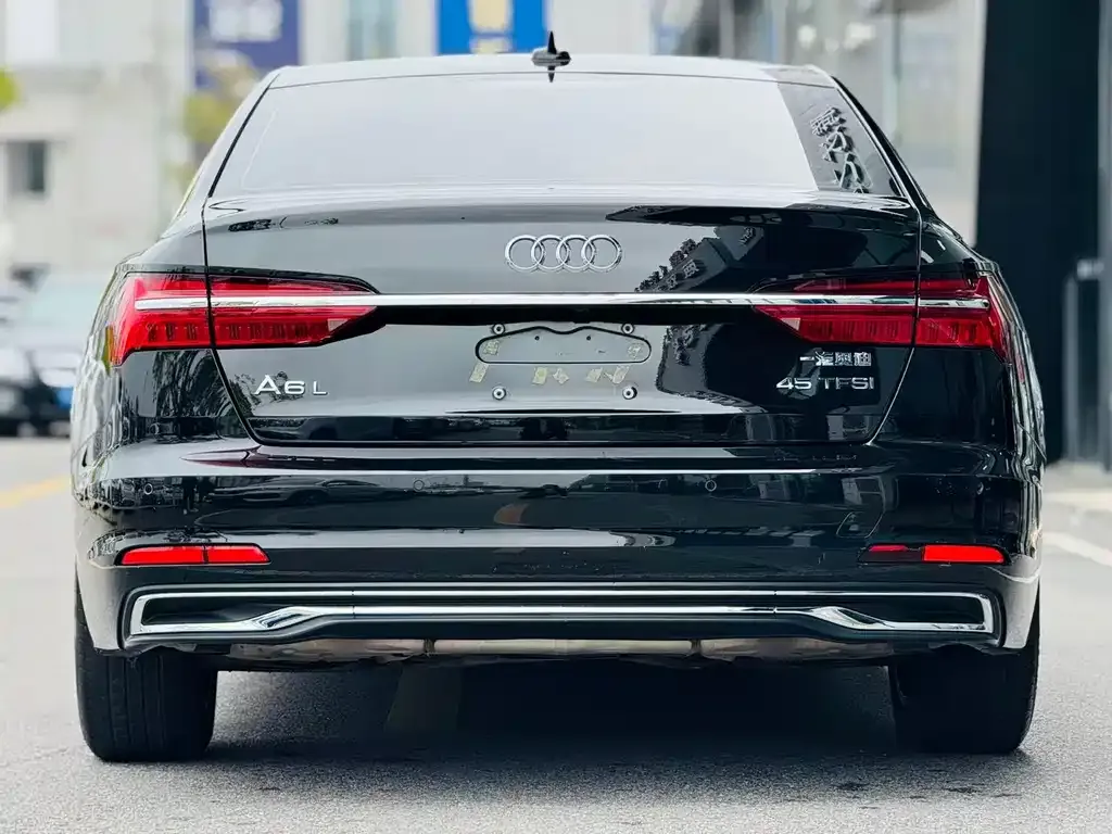 Audi A6L 2023 из CN, фото 6