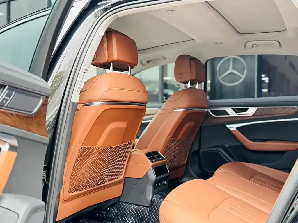 Audi A6L 2023 из CN, фото 8