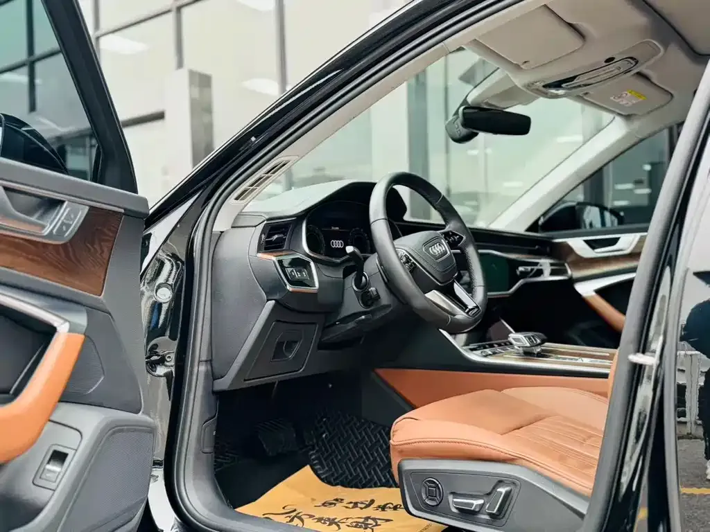 Audi A6L 2023 из CN, фото 4