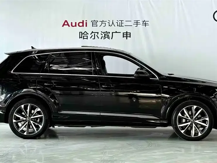 Audi Q7 2023 из CN, фото 8