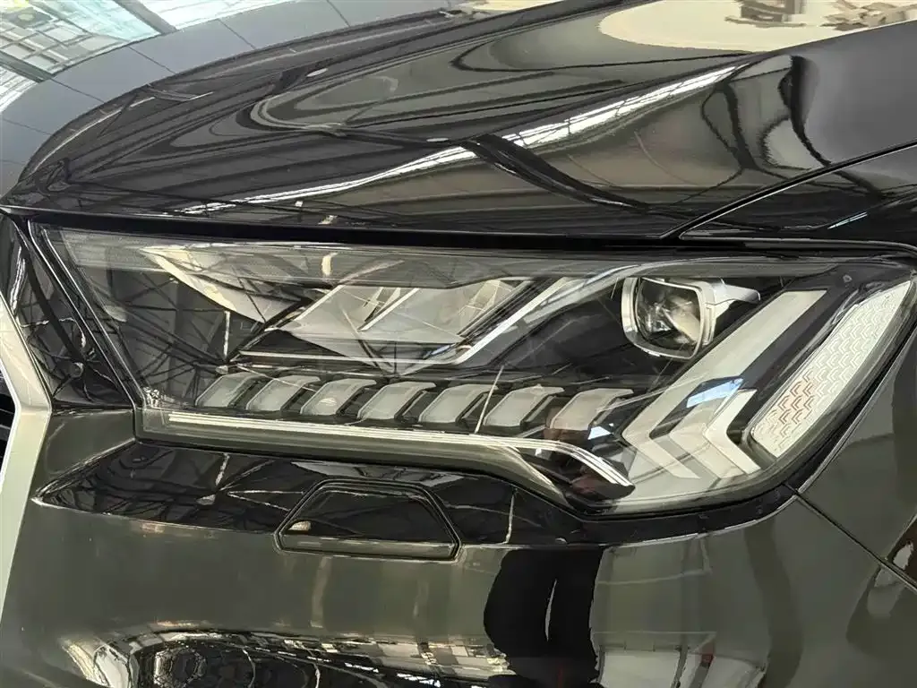 Audi Q7 2023 из CN, фото 7