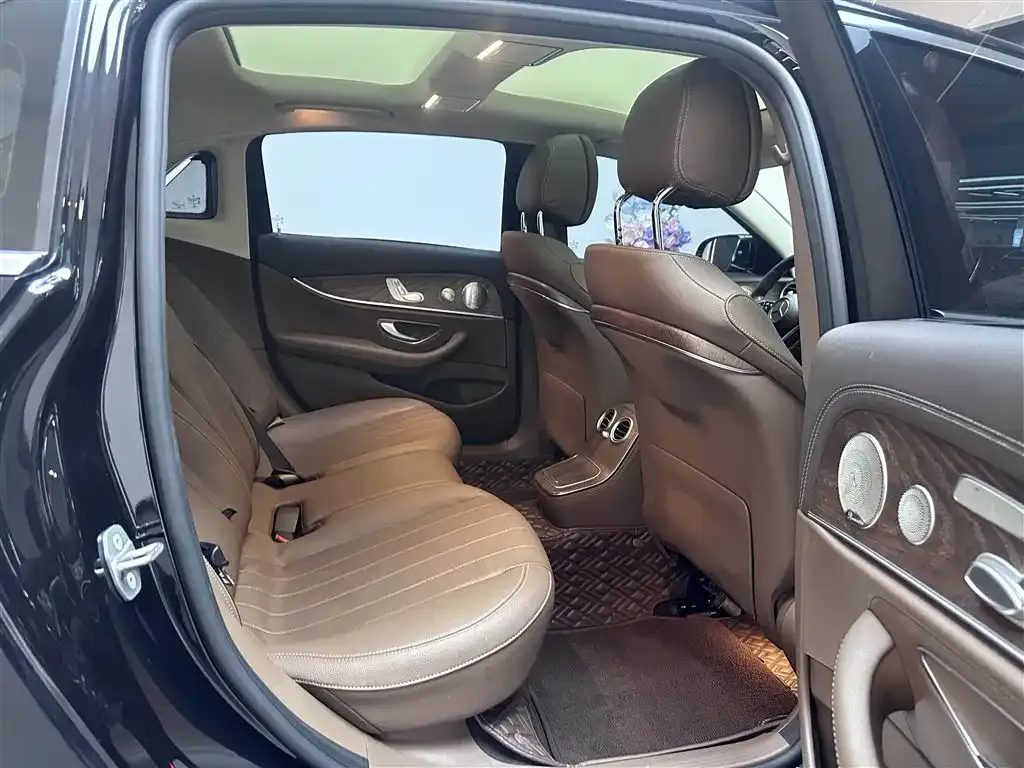 Mercedes-Benz E-Class 2022 из CN, фото 4