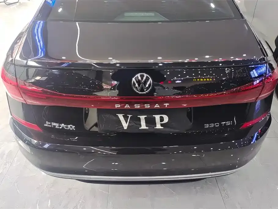 Volkswagen Passat — фото 7