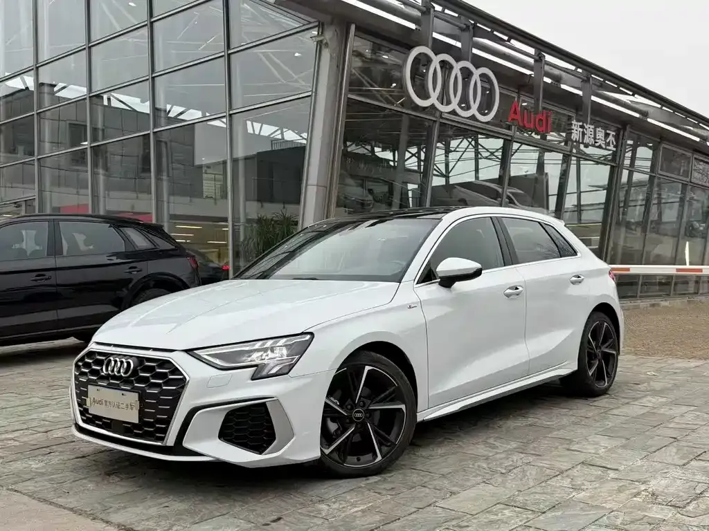 Audi A3 2024 из CN, фото 1