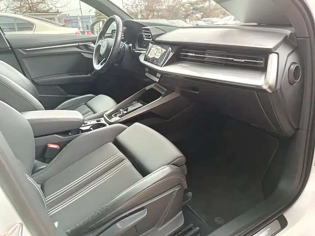 Audi A3 2024 из CN, фото 5