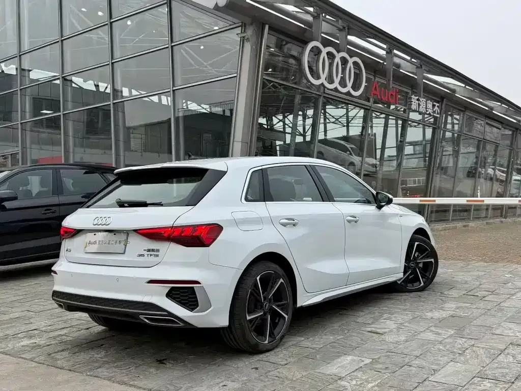 Audi A3 2024 из CN, фото 2