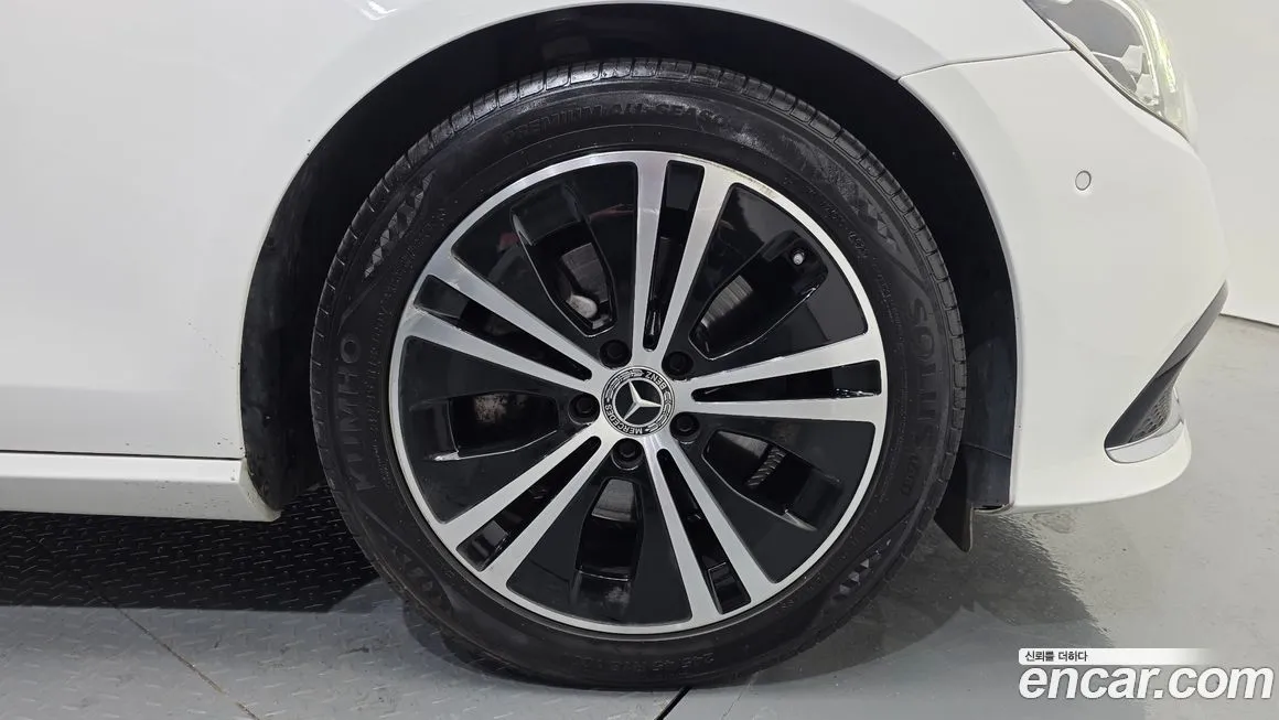 Mercedes-Benz E-Class 2021 из KR, фото 2