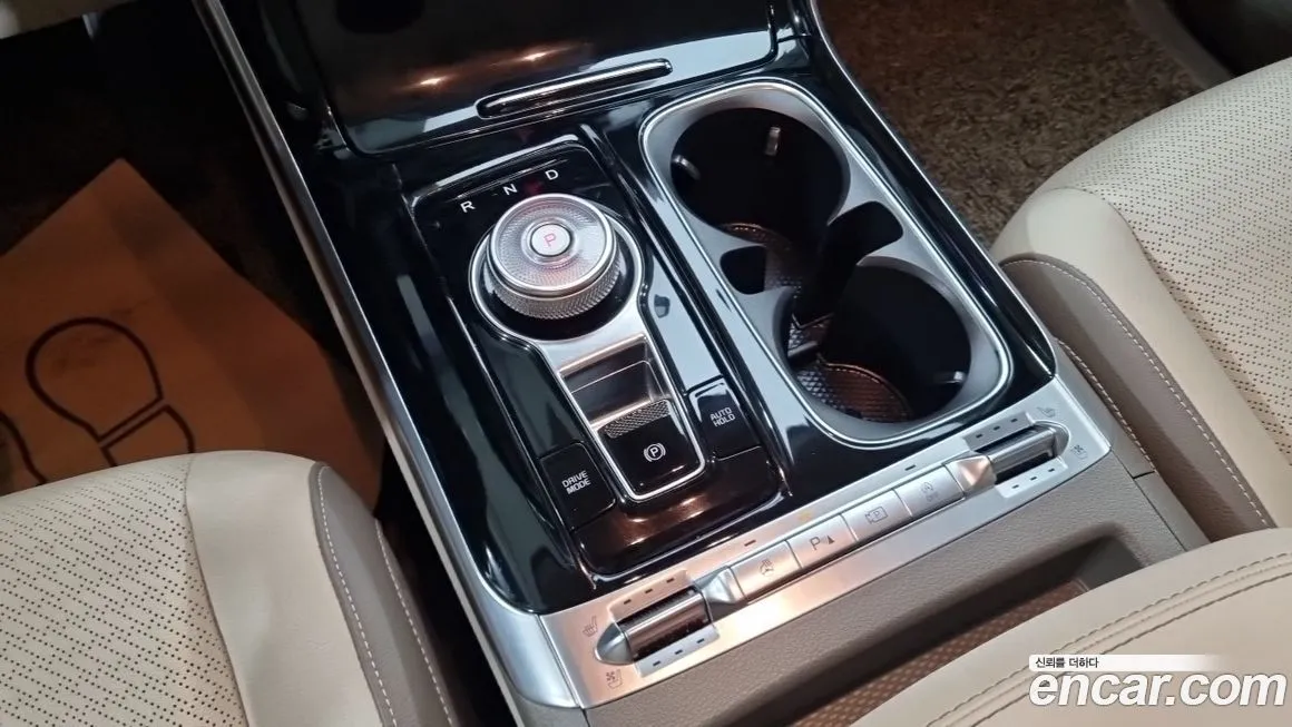 Kia Carnival — фото 10