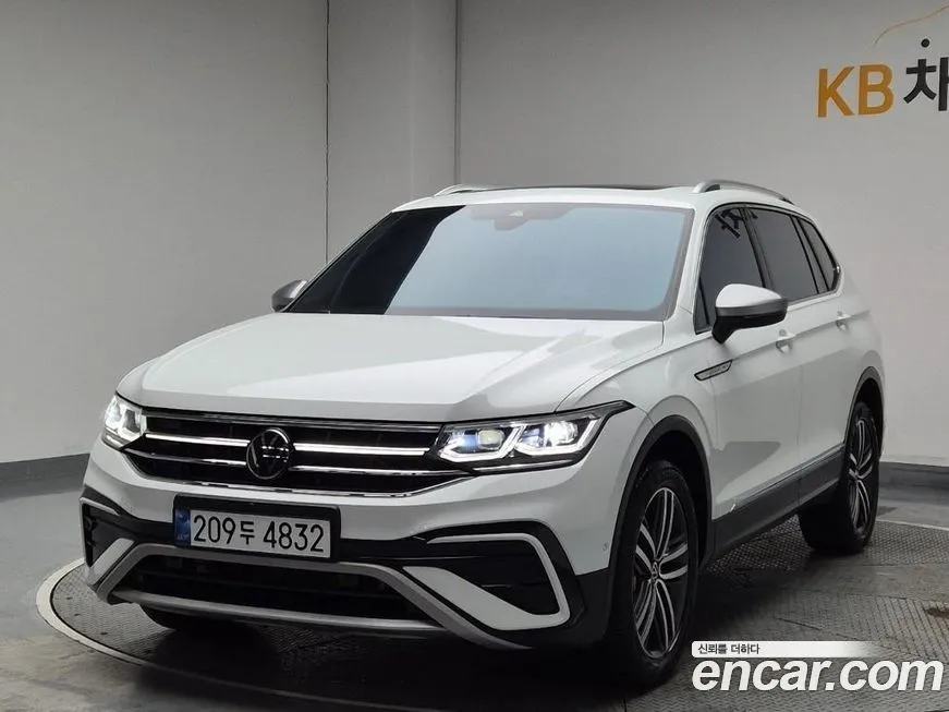 Volkswagen Tiguan — фото 1