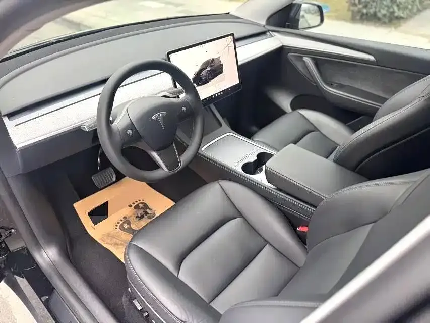 Tesla Model Y — фото 6