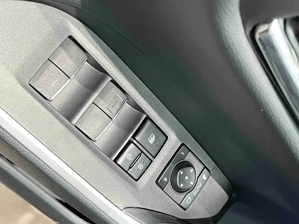 Toyota RAV4 2023 из CN, фото 9