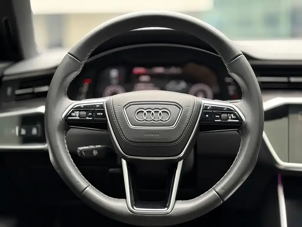 Audi A6L — фото 2
