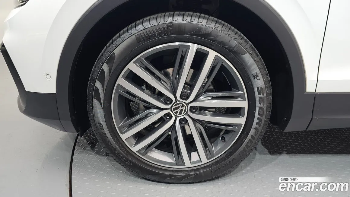 Volkswagen Tiguan — фото 4