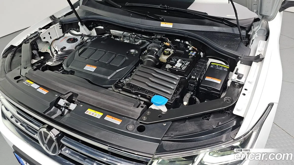Volkswagen Tiguan — фото 9